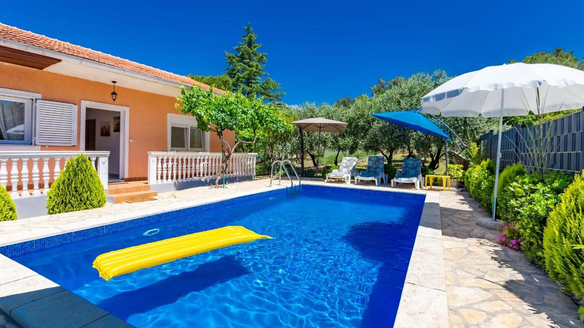 Holiday Home Flora Zadar 0*,