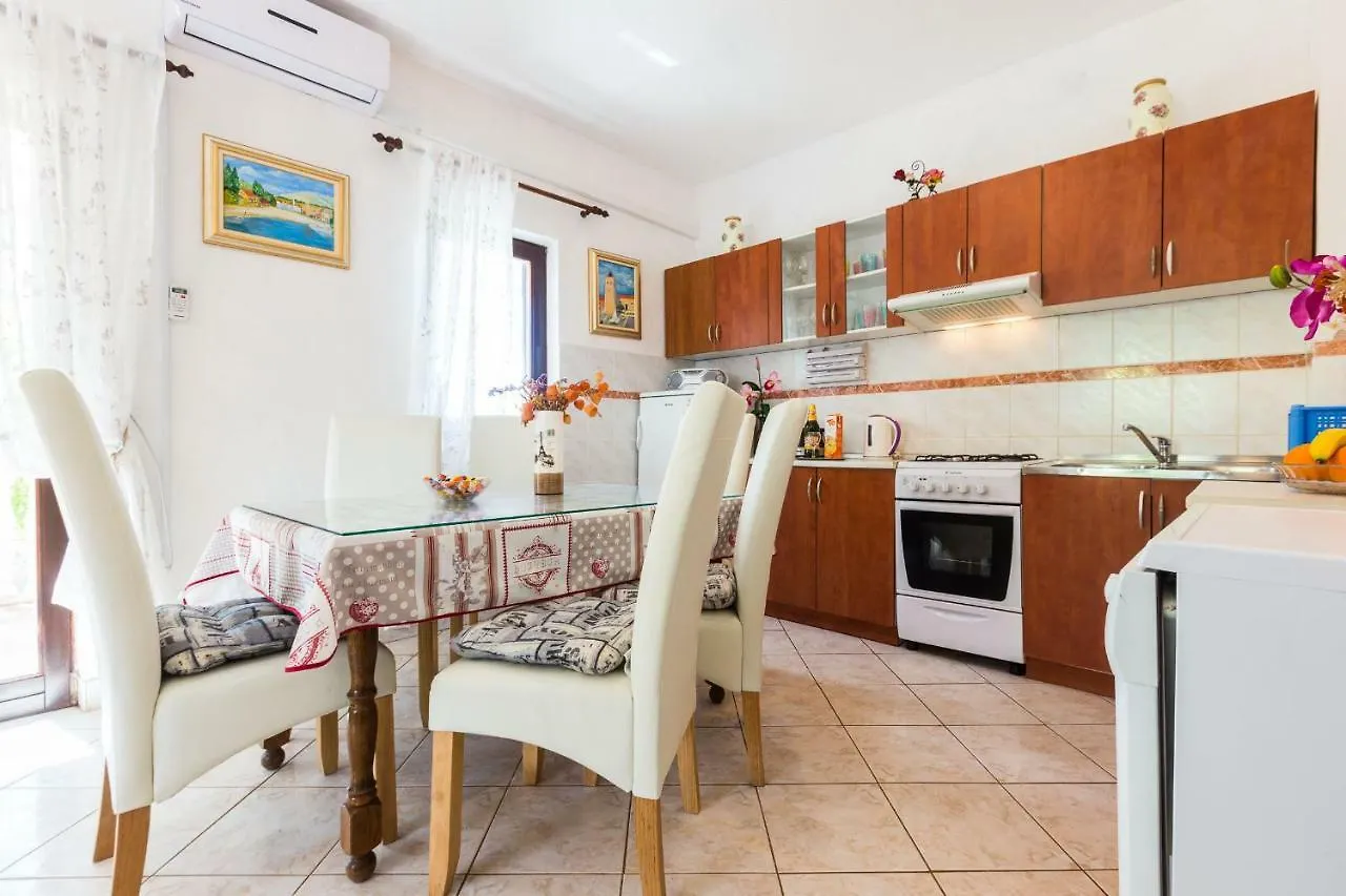 Holiday Home Flora Zadar 0*,